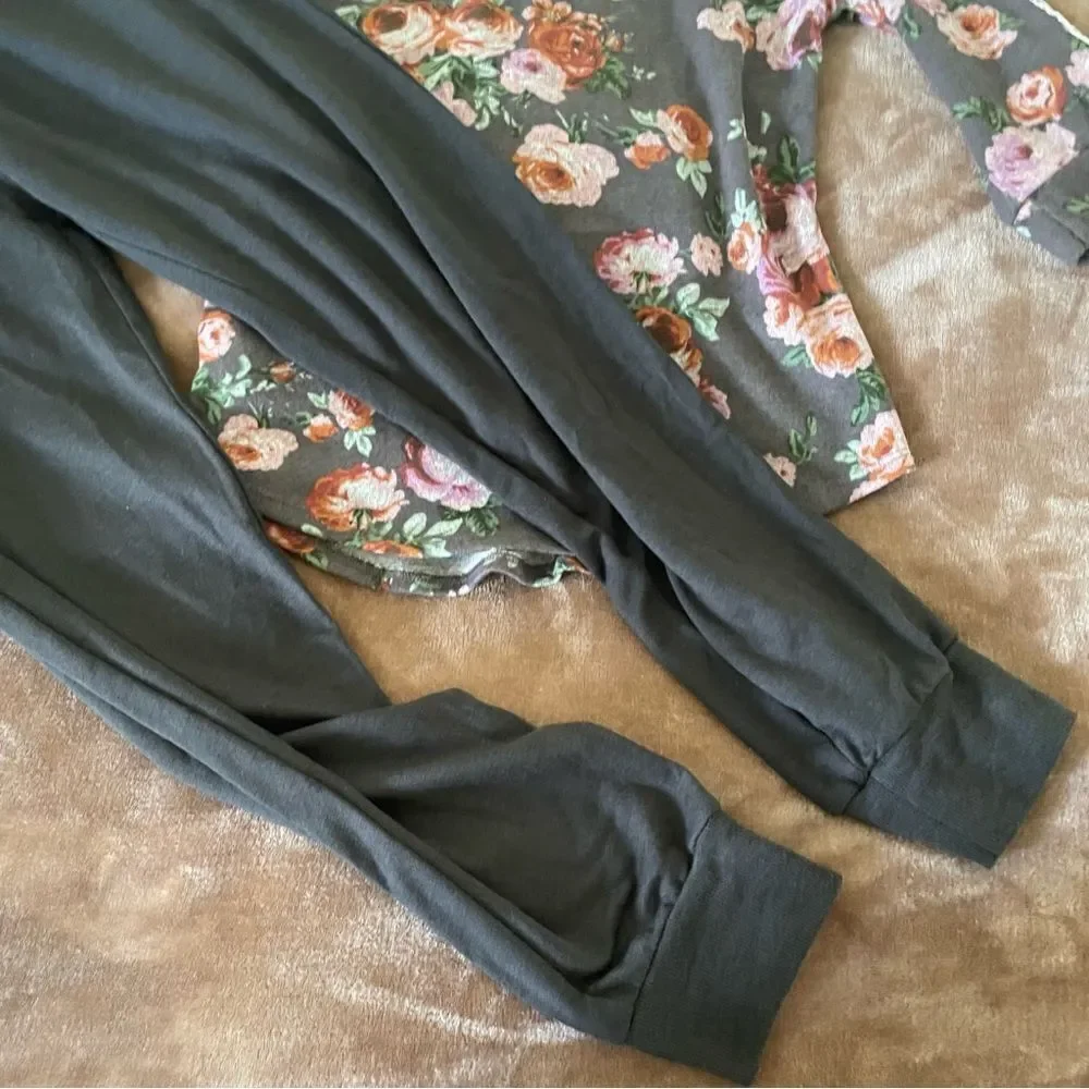 Knitworks Girls Matching Floral Top with Butterfly Accent and Lounge Pants XL